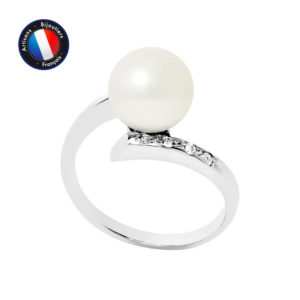 Bague en Or Blanc et Véritable Perle de Culture d'eau douce, forme Ronde, couleur Blanc, diamètre 8-9 mm et Diamants